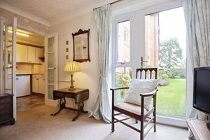 DINING AREA- click for photo gallery
